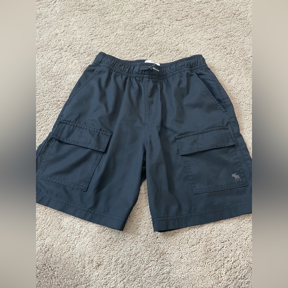 Abercrombie kids boys cargo black shorts size 15/16